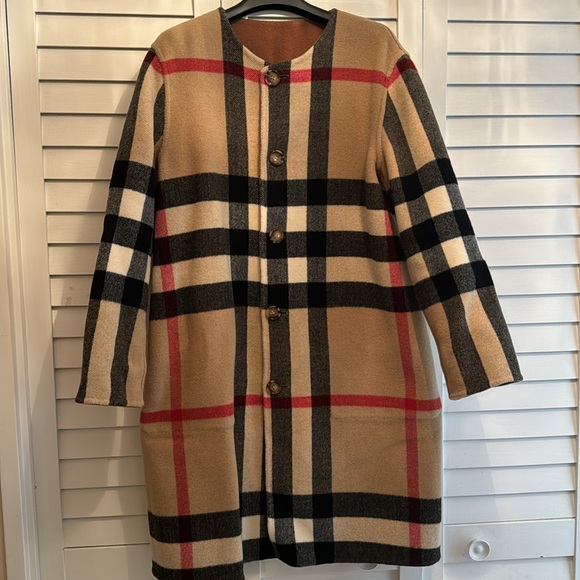 Burberry Women Tisbury Exploded Check Reversible
Wool Coat - Picture 13 of 13